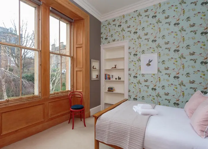 South Learmonth Gardens *