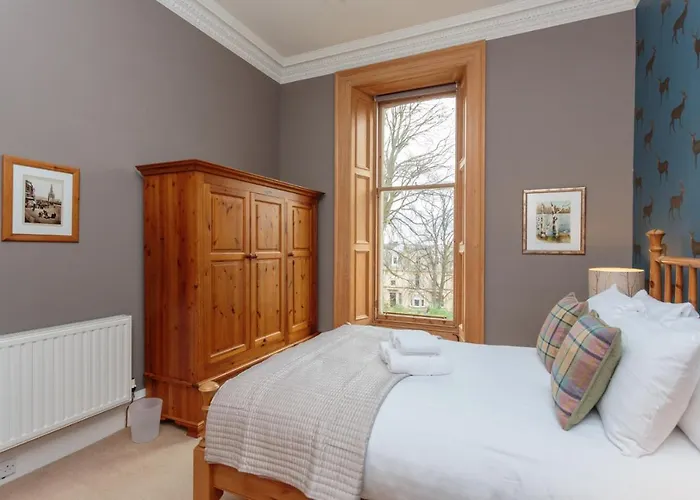 Apartment South Learmonth Gardens Edinburgh