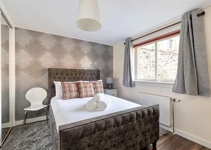 Stunning 1 Bed At Holyrood Palace & Arthurs Seat * Edinburgh