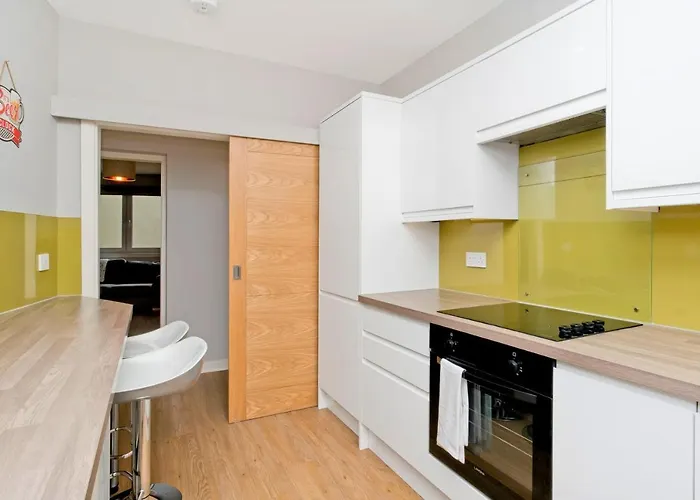 Charming Old Town 2 Bed Apt, 2mins From Royal Mile אדינבורו