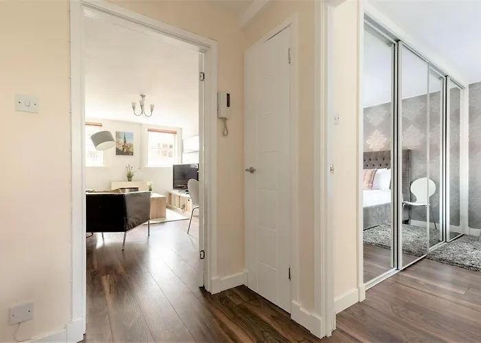 Stunning 1 Bed At Holyrood Palace & Arthurs Seat *