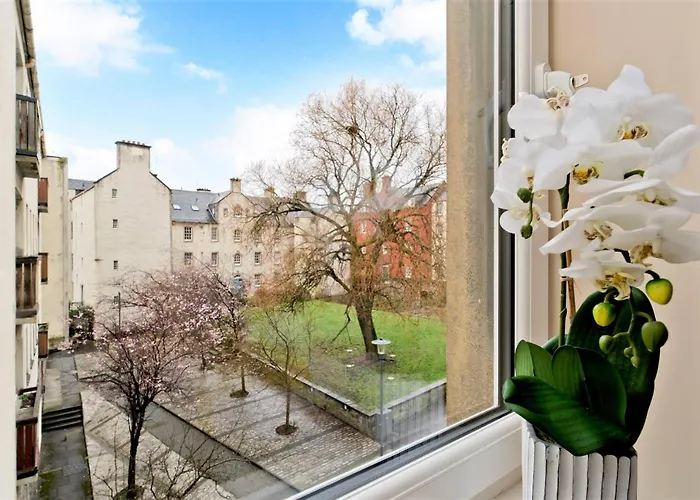 Charming Old Town 2 Bed Apt, 2mins From Royal Mile דירה