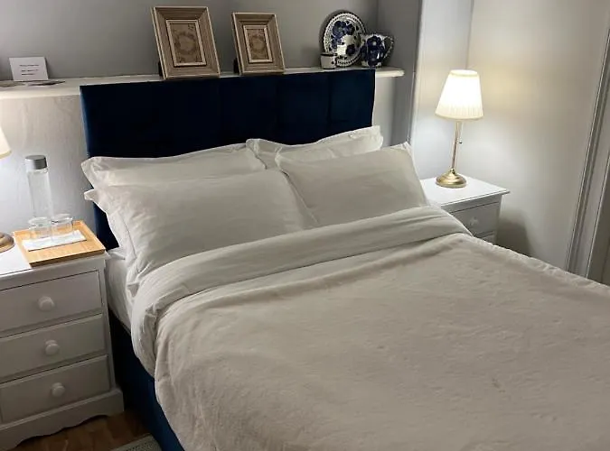 Guest house Georgian House 4*