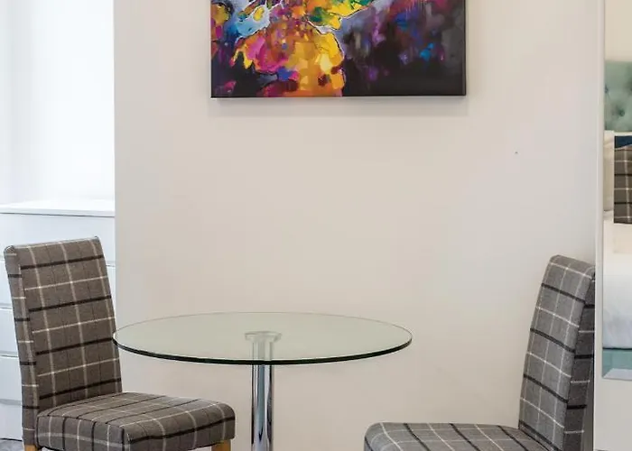 Modern Studio Next To Castle Apartment