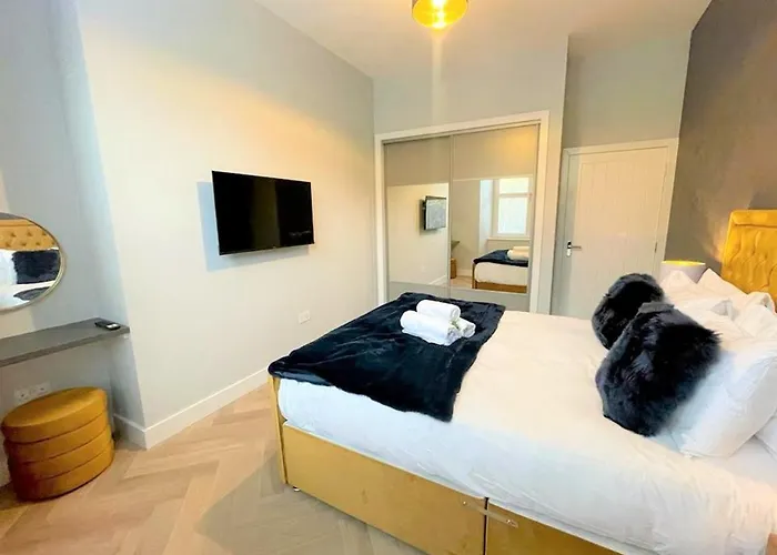 Trendy And Newly Reno'd 1 Bed Nr The Meadows *