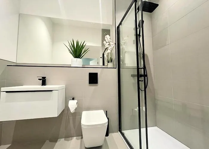 Trendy And Newly Reno'd 1 Bed Nr The Meadows Apartment *