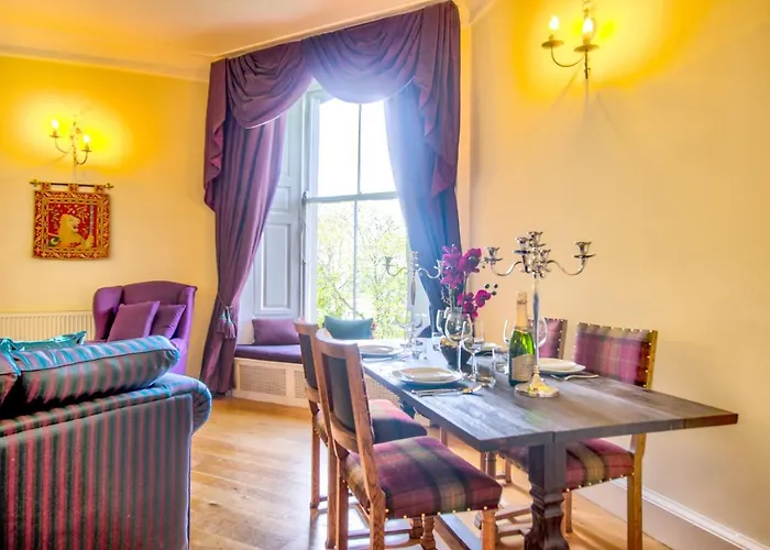 Famous House, 1 Minute From Castle Apartment