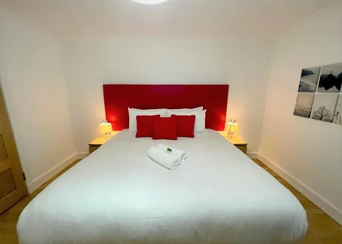 Elite 3 Bed New Town With Private Walled Garden Apartment Edinburgh