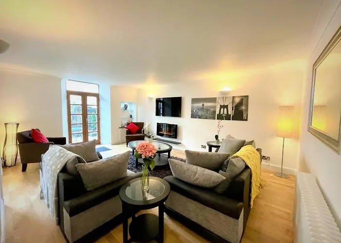 Elite 3 Bed New Town With Private Walled Garden * Edinburgh
