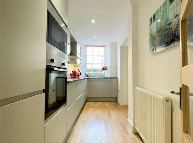 Elite 3 Bed New Town With Private Walled Garden * Edinburgh