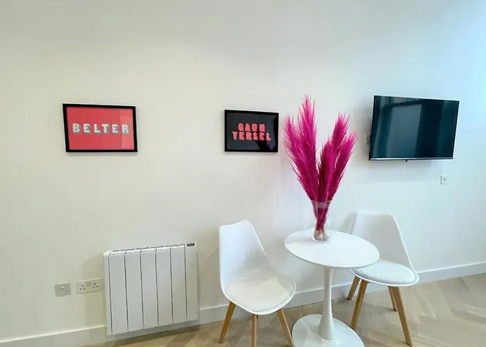 Luxury Reno'd 1 Bed Nr Bruntsfield & The Meadows * אדינבורו