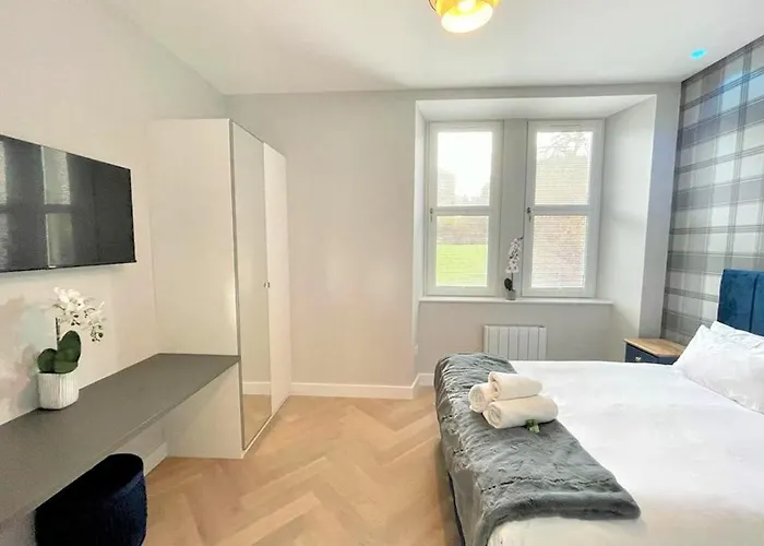 Luxury Reno'd 1 Bed Nr Bruntsfield & The Meadows * אדינבורו