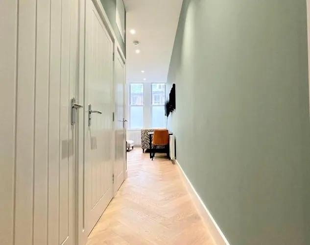 Trendy And Newly Reno'd 1 Bed Nr The Meadows Apartment *