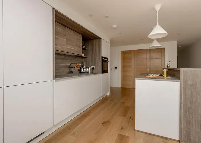 Designer Urban Apartment With City Terrace * Edinburgh