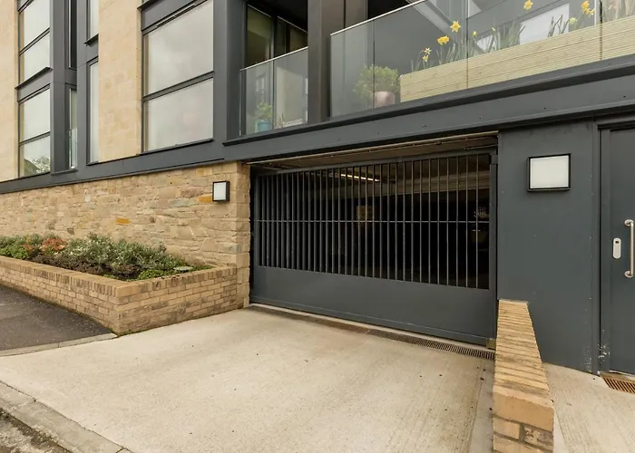 Designer Urban Apartment With City Terrace * Edinburgh