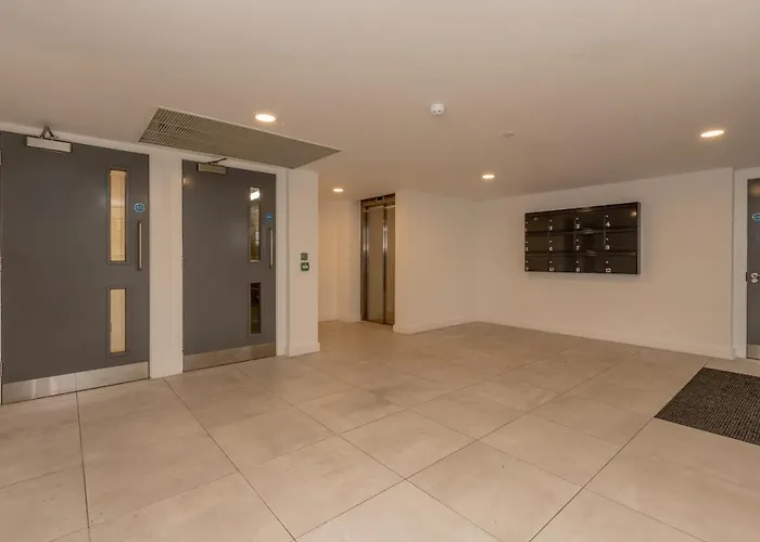 Designer Urban Apartment With City Terrace * Edinburgh