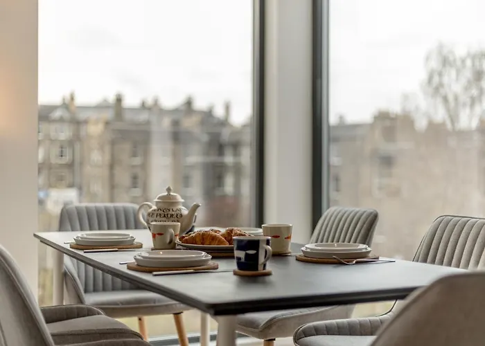 Designer Urban Apartment With City Terrace * Edinburgh