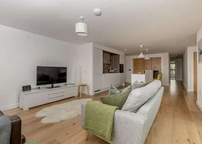 Designer Urban Apartment With City Terrace * Edinburgh