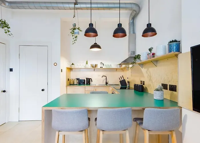 The Plywood Flat, Modern Style In A Traditional Tenement * אדינבורו