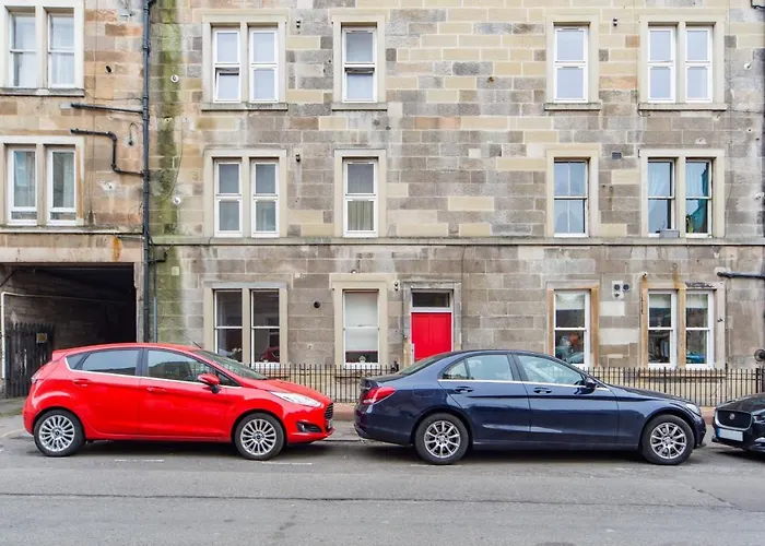 The Plywood Flat, Modern Style In A Traditional Tenement אדינבורו