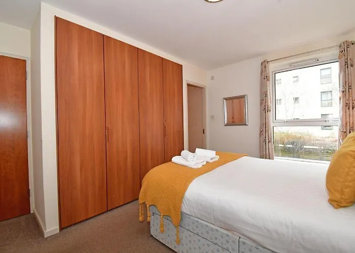 Dreamhouse Holyrood Park *