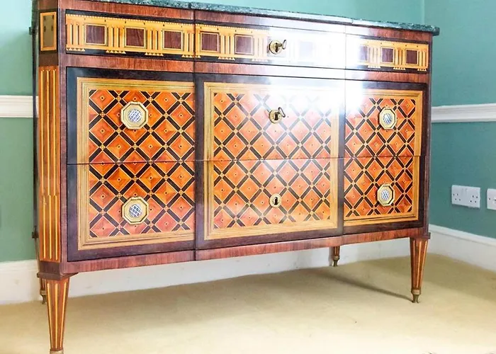 בית נופש Beautiful Centre Georgian 4 Bed Townhouse With Private Garden *