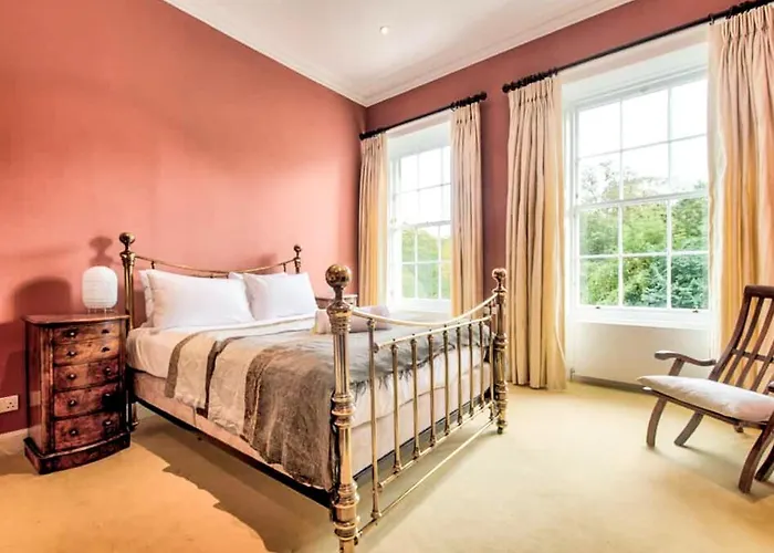 Beautiful Centre Georgian 4 Bed Townhouse With Private Garden * אדינבורו