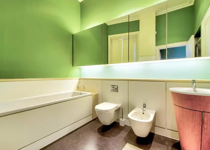 Beautiful Centre Georgian 4 Bed Townhouse With Private Garden בית נופש