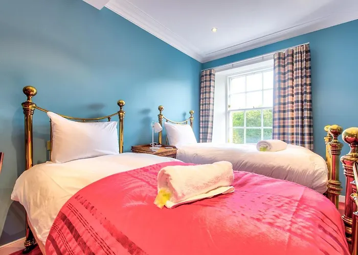 בית נופש Beautiful Centre Georgian 4 Bed Townhouse With Private Garden אדינבורו