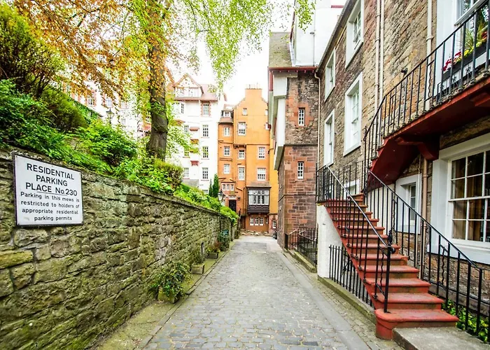 Famous House, 1 Minute From Castle