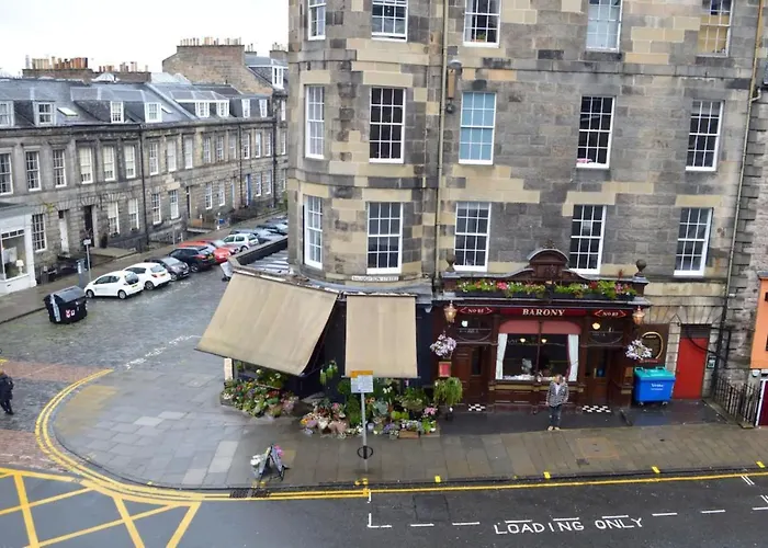 Large Central New Town Flat