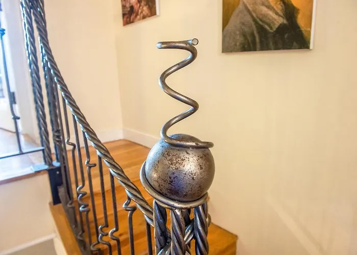 Famous House, 1 Minute From Castle *