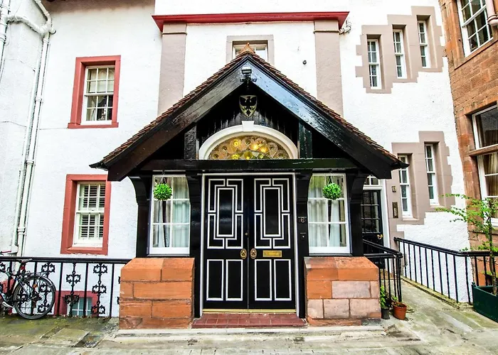 Famous House, 1 Minute From Castle