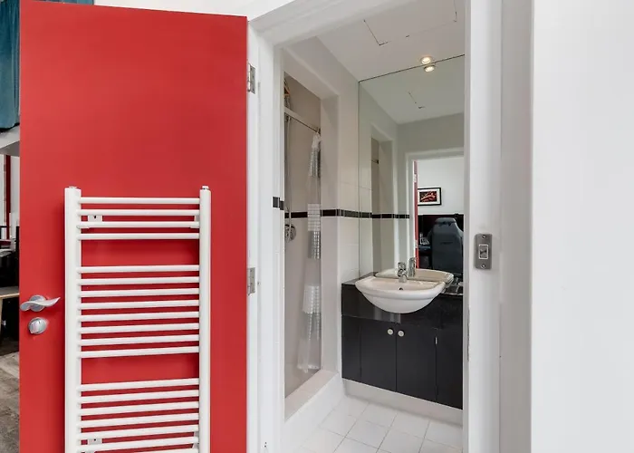Luxury Architect Designed 13 Mins To Royal Mile Edinburgh