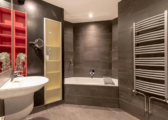 Luxury Architect Designed 13 Mins To Royal Mile Edinburgh
