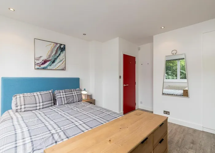 Holiday home Luxury Architect Designed 13 Mins To Royal Mile Edinburgh