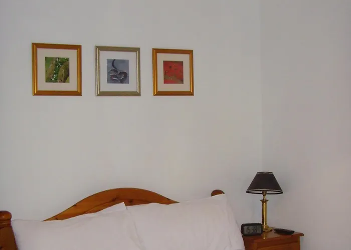 Twin Lions 2* Edinburgh