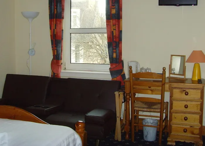 Twin Lions 2* Edinburgh