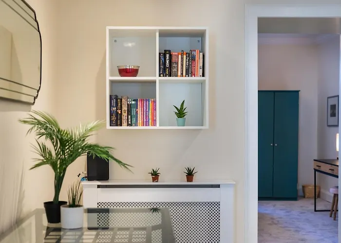 דירה Lovely 3 Bed In אדינבורו