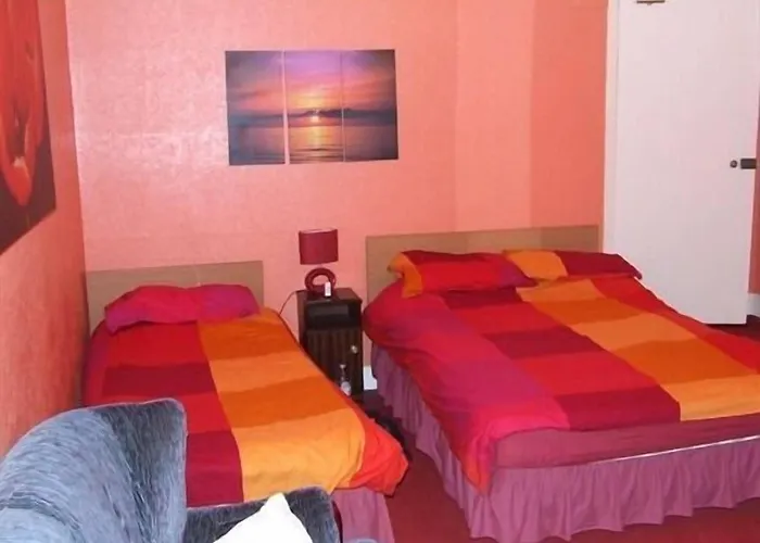 Sakura Hotel 2*