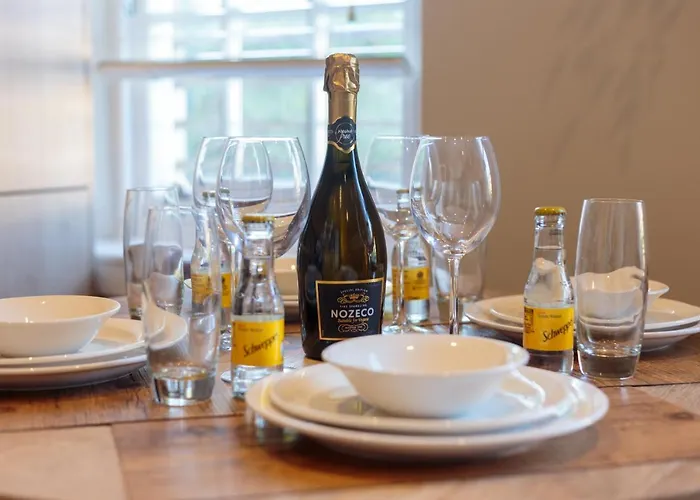 Lovely Beneath Castle * אדינבורו