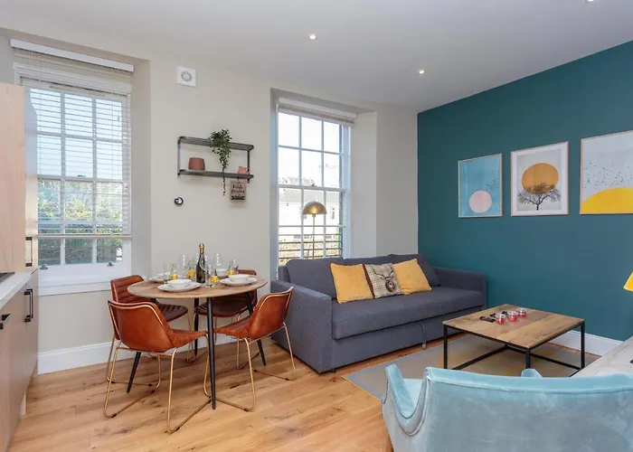 דירה Lovely Beneath Castle