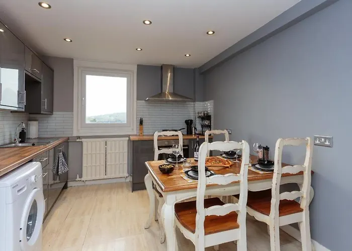 Apartmán Gorgeous 3-bed Flat, 15 Minutes To Centre *
