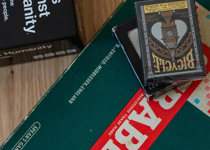 Lovely 3 Bed In * אדינבורו