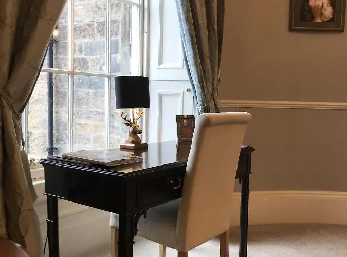 Escape To @ Albyn Place Edinburgh