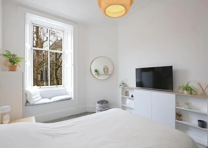 The East London Street * Edinburgh