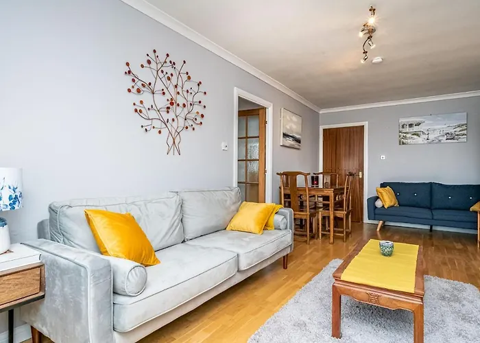 شقة Stunning Flat With Sea View And Parking - Pass The Keys إدنبرة