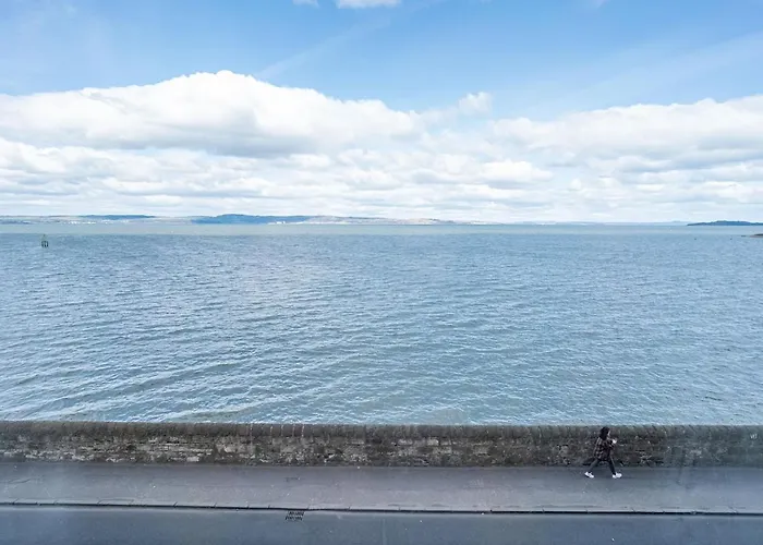 شقة Stunning Flat With Sea View And Parking - Pass The Keys *