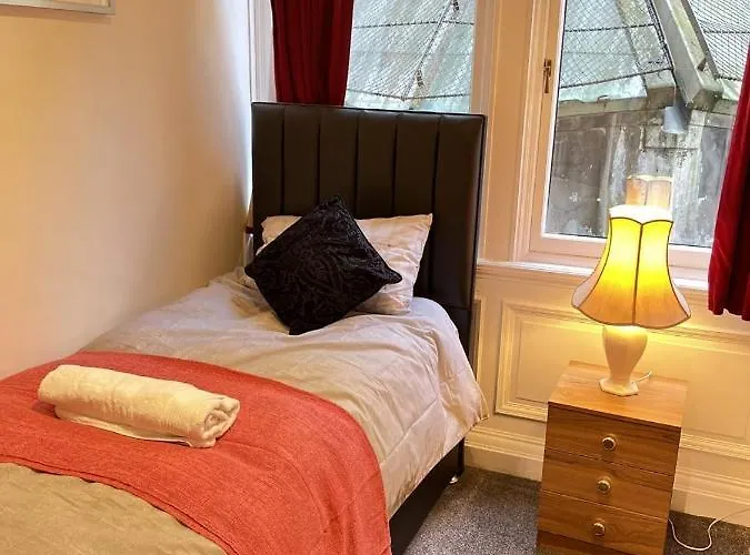 Royal Mile Mansions 2 Bedroom - Centre * Edinburgh