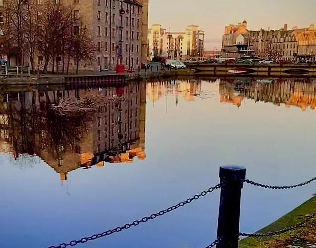 The Cooperage No 6, The Shore * Edinburgh